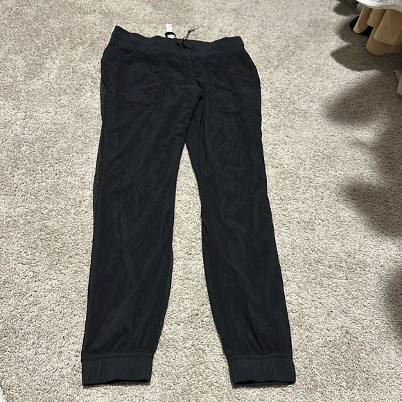 Lululemon mesh overlap drawstring jogger - Picture 1 of 3